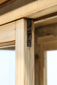 脚高のシルエットで可愛らしい木地色の温かみあるケビント BB2719