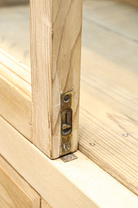 脚高のシルエットで可愛らしい木地色の温かみあるケビント BB2719