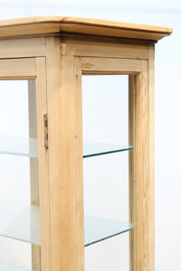 脚高のシルエットで可愛らしい木地色の温かみあるケビント BB2719