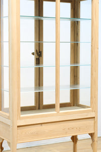 脚高のシルエットで可愛らしい木地色の温かみあるケビント BB2719