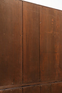 変わりデザインの金具で華を添えた衣裳箪笥 BB2791