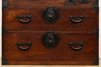 変わりデザインの金具で華を添えた衣裳箪笥 BB2791