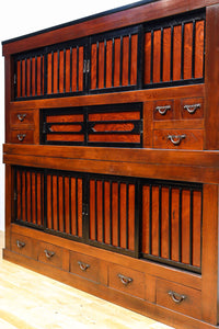 稀少幅2107ミリ‼ 艶やかで雅やかな色彩の貫禄溢れる極上近江水屋箪笥 BB2909