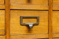 引き出し25杯を備えた上質なレトロ感漂う収納箪笥 BB2923