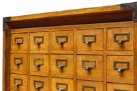 引き出し25杯を備えた上質なレトロ感漂う収納箪笥 BB2923