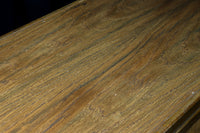 仕切りを多数備えたレトロガラスが可愛らしい観音扉造りのガラスケース BB2946