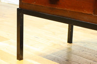 装飾性のある金具がお洒落なアイアンフレーム付きガラスケース BB2950