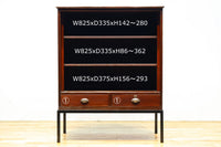 装飾性のある金具がお洒落なアイアンフレーム付きガラスケース BB2950