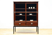 装飾性のある金具がお洒落なアイアンフレーム付きガラスケース BB2950