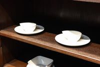 装飾性のある金具がお洒落なアイアンフレーム付きガラスケース BB2950