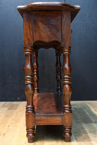 モダンな装飾で時代の趣き溢れるスリムテーブル BB2980