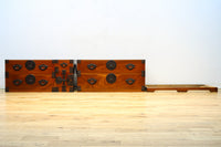 欅杢目に菊の金具を添えた風格漂う優美な米沢衣裳箪笥 BB3002