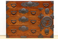 美しい色艶に瓢箪柄金具を添えた気品溢れる仙台衣裳箪笥 BB3016