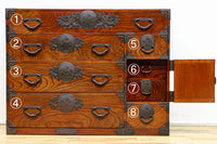 美しい色艶に瓢箪柄金具を添えた気品溢れる仙台衣裳箪笥 BB3016