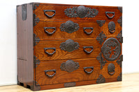 美しい色艶に瓢箪柄金具を添えた気品溢れる仙台衣裳箪笥 BB3016