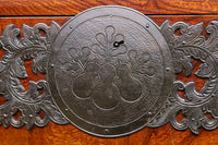 美しい色艶に瓢箪柄金具を添えた気品溢れる仙台衣裳箪笥 BB3016