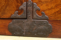 美しい色艶に瓢箪柄金具を添えた気品溢れる仙台衣裳箪笥 BB3016