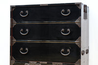 上品な漆の風合いが趣き深い庄内衣裳箪笥 BB3017