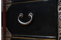 上品な漆の風合いが趣き深い庄内衣裳箪笥 BB3017