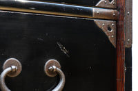 上品な漆の風合いが趣き深い庄内衣裳箪笥 BB3017