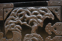 上品な漆の風合いが趣き深い庄内衣裳箪笥 BB3017