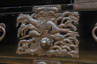 上品な漆の風合いが趣き深い庄内衣裳箪笥 BB3017