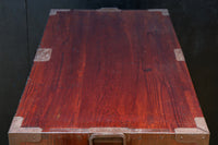 上品な漆の風合いが趣き深い庄内衣裳箪笥 BB3017