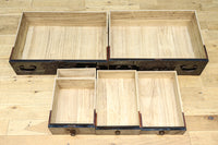 上品な漆の風合いが趣き深い庄内衣裳箪笥 BB3017