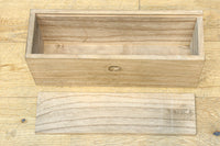 全面に黒漆を施された風情溢れる大型兜金具庄内衣裳箪笥 BB3018