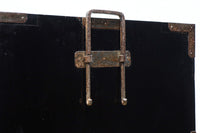 全面に黒漆を施された風情溢れる大型兜金具庄内衣裳箪笥 BB3018