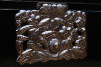 縁起の良い絵柄の装飾金具で華やかに飾られた庄内衣裳箪笥 BB3019