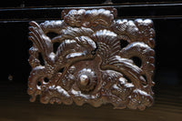 縁起の良い絵柄の装飾金具で華やかに飾られた庄内衣裳箪笥 BB3019