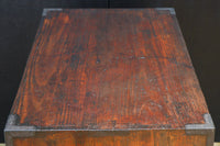 重厚感のある金具と杢目が見事な最上衣裳箪笥 BB3028