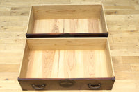 重厚感のある金具と杢目が見事な最上衣裳箪笥 BB3028