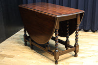 鮮やかで美しいオーバル型に広がるバタフライテーブル BB3030