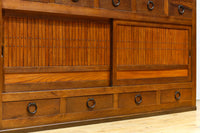 欅杢目が素晴らしい気品ある色味をした三重水屋箪笥 BB3042