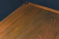 欅杢目が素晴らしい気品ある色味をした三重水屋箪笥 BB3042