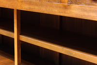 欅杢目が素晴らしい気品ある色味をした三重水屋箪笥 BB3042