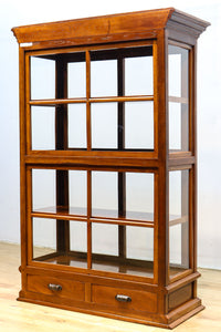 オークの上質な色艶に十字枠がレトロ感高める四面ガラスケース BB3044