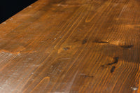 オークの上質な色艶に十字枠がレトロ感高める四面ガラスケース BB3044