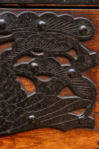 縁起の良い大型金具で凛とした威厳を放つ極上佐渡半櫃(はんがい) BB3054-MT