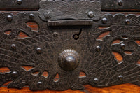 縁起の良い大型金具で凛とした威厳を放つ極上佐渡半櫃(はんがい) BB3054-MT