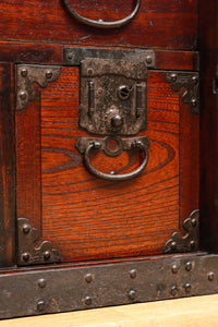 縁起の良い大型金具で凛とした威厳を放つ極上佐渡半櫃(はんがい) BB3054-MT