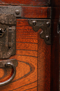 縁起の良い大型金具で凛とした威厳を放つ極上佐渡半櫃(はんがい) BB3054-MT