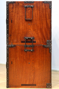 縁起の良い大型金具で凛とした威厳を放つ極上佐渡半櫃(はんがい) BB3054-MT