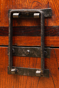 縁起の良い大型金具で凛とした威厳を放つ極上佐渡半櫃(はんがい) BB3054-MT