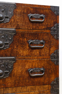 美麗な杢目に和モダンな装飾金具で絢爛豪華な庄内衣裳箪笥 BB3055-MT