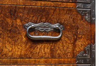 美麗な杢目に和モダンな装飾金具で絢爛豪華な庄内衣裳箪笥 BB3055-MT