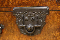 美麗な杢目に和モダンな装飾金具で絢爛豪華な庄内衣裳箪笥 BB3055-MT