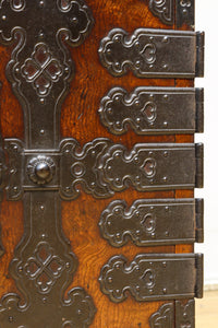 美麗な杢目に和モダンな装飾金具で絢爛豪華な庄内衣裳箪笥 BB3055-MT
